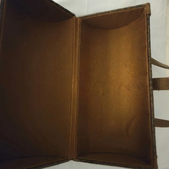 Vintage Brown Barrel Style Handbag - Picture 4 of 9